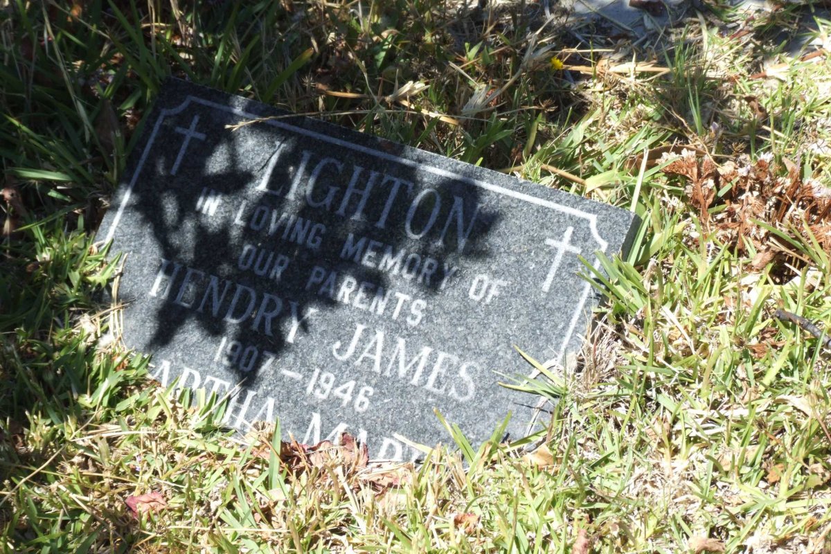 LIGHTON Hendry James 1907-1946 &amp; Martha Maria