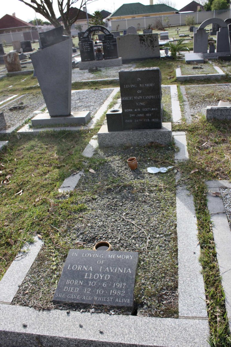 LLOYD Lorna Lavinia 1917-1982 :: KING Robert Main Campbell 1942-1972 _1