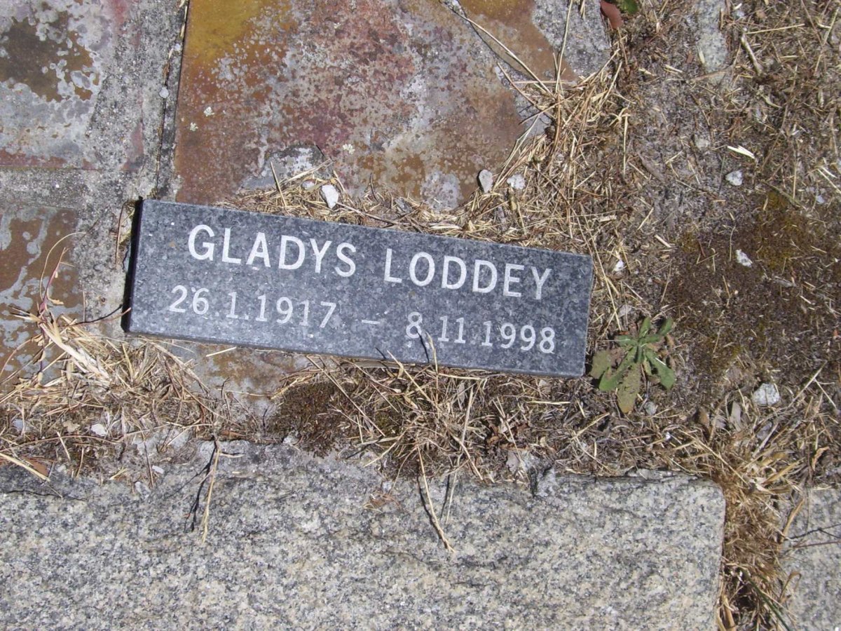 LODDEY Gladys 1917-1998