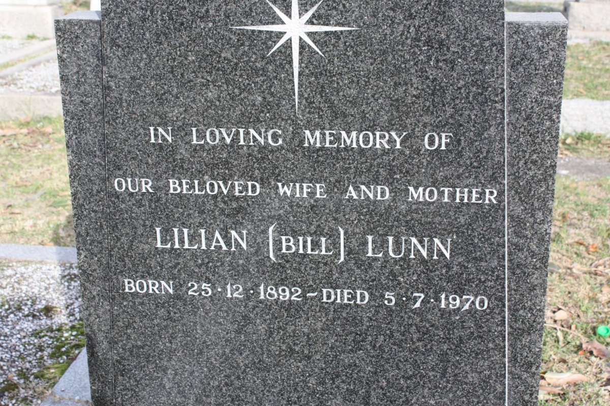 LUNN Lilian 1892-1970