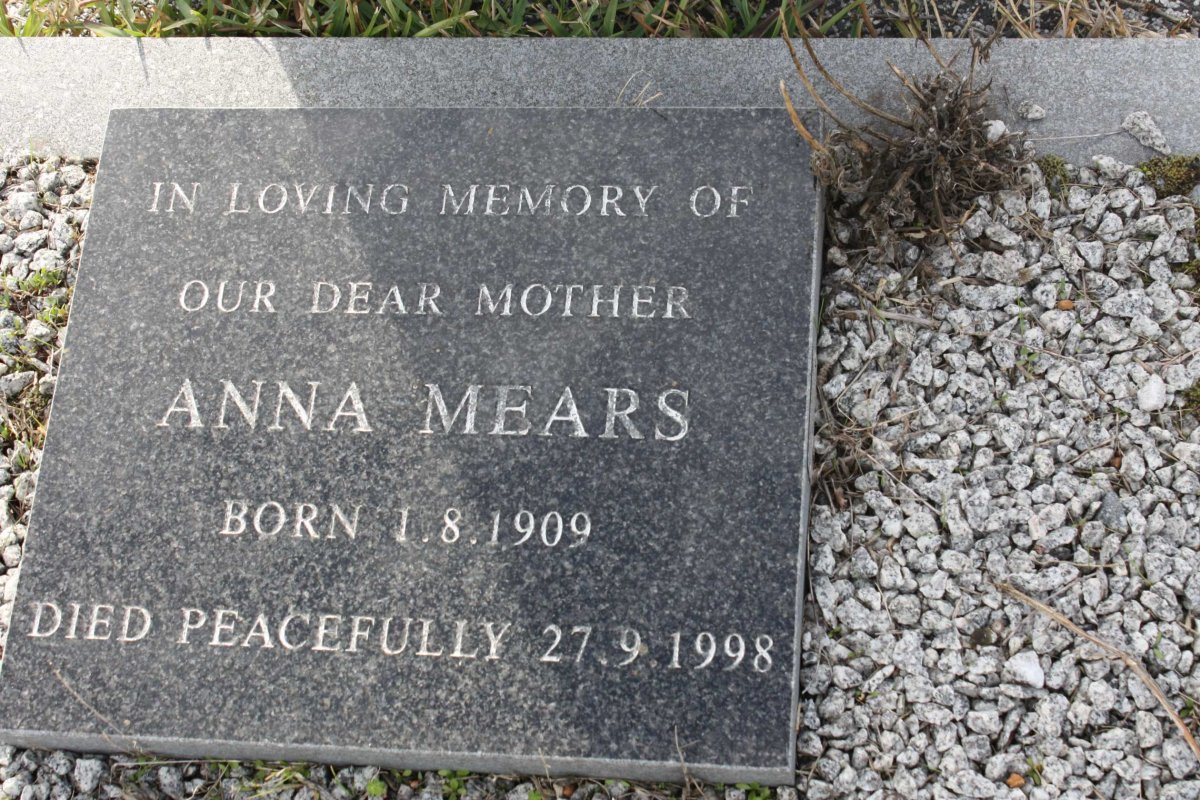 MEARS Anna 1909-1998