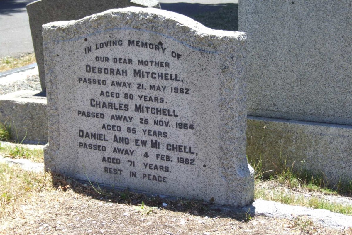 MITCHELL Charles -1964 :: MITCHELL Deborah -1962 :: MITCHELL Daniel Andrew -1982