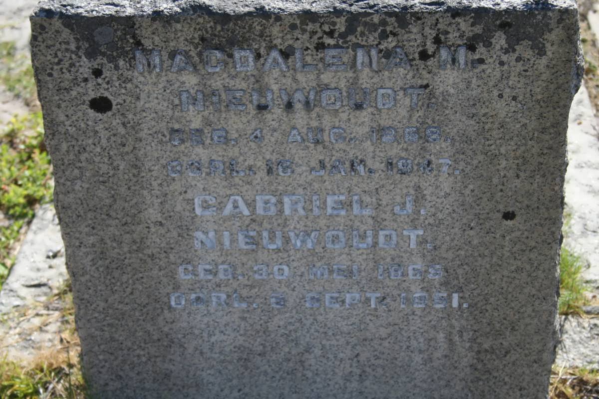 NIEUWOUDT Gabriel J. 1865-1951 &amp; Magdalena M. 1868-1947