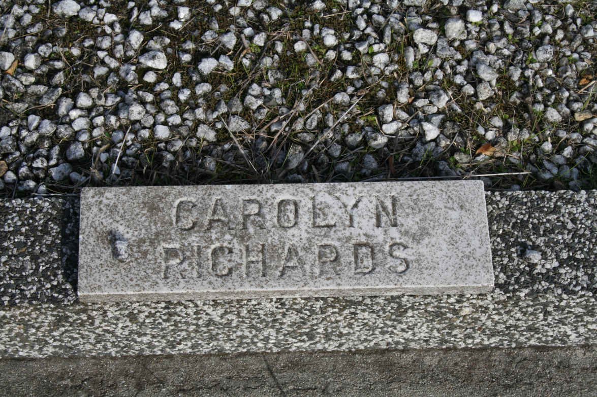 RICHARDS Carolyn