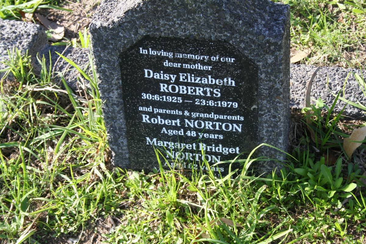 ROBERTS Daisy Elizabeth 1925-1979 :: NORTON Robert &amp; Margaret Bridget 