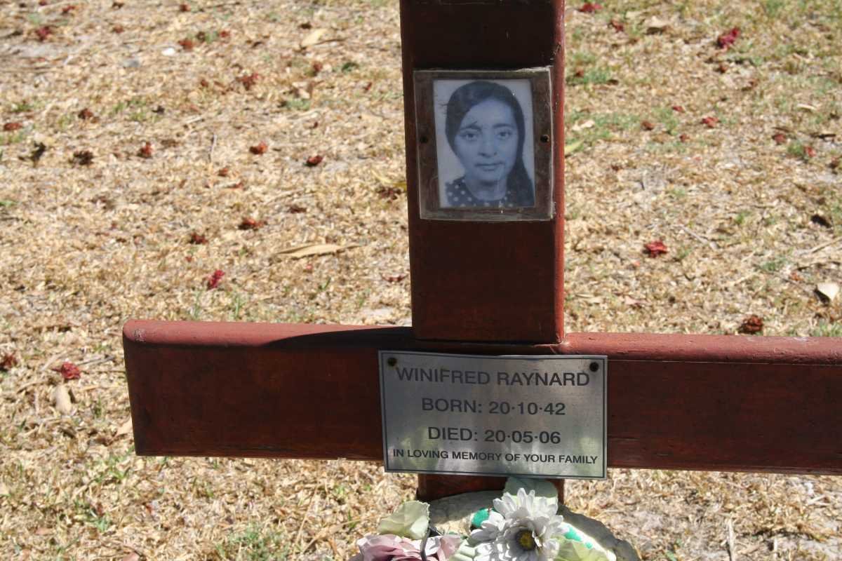 RAYNARD Winifred 1942-2006