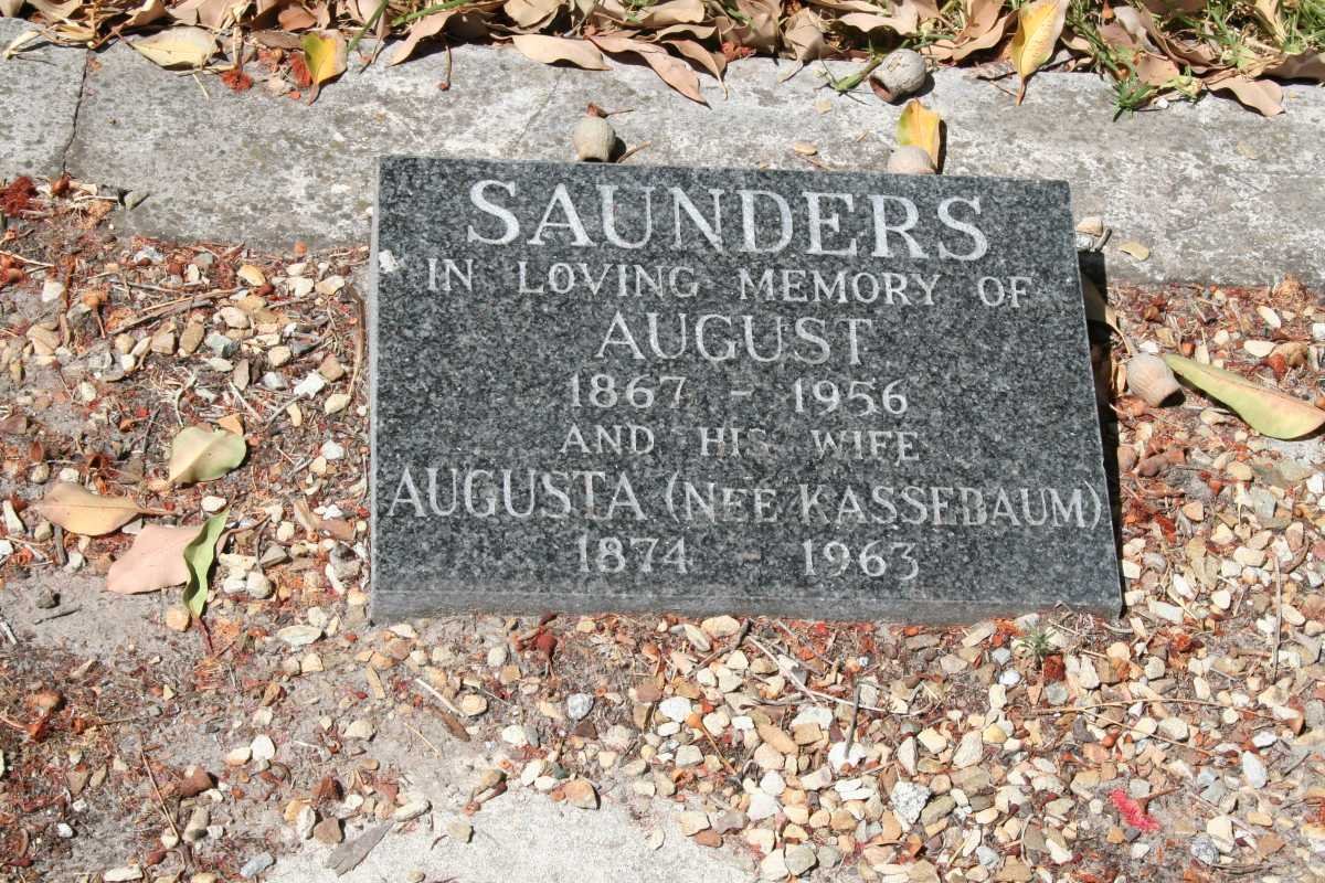 SAUNDERS August 1867-1956 &amp; Augusta KASSEBAUM 1874-1963