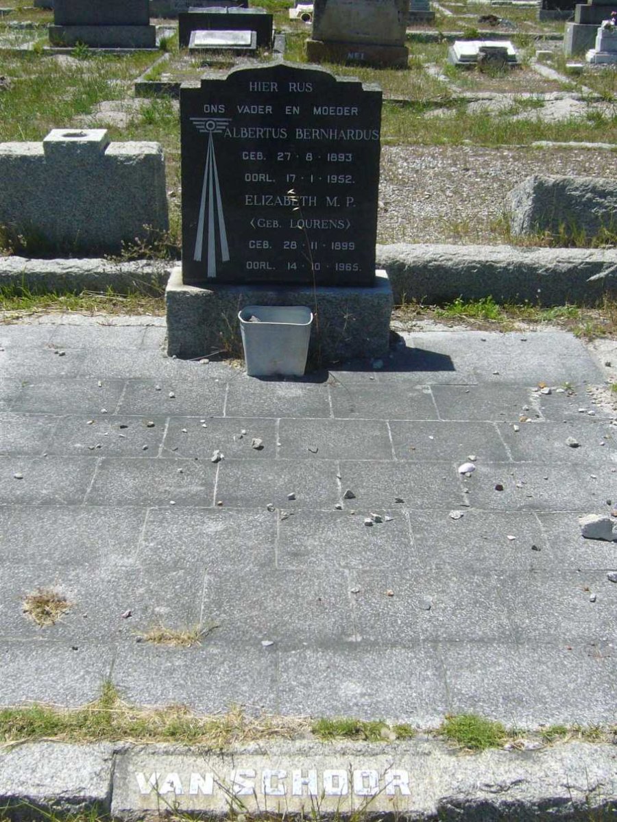 SCHOOR Albertus Bernhardus, van 1893-1952 &amp; Elizabeth M.P. LOURENS 1899-1965