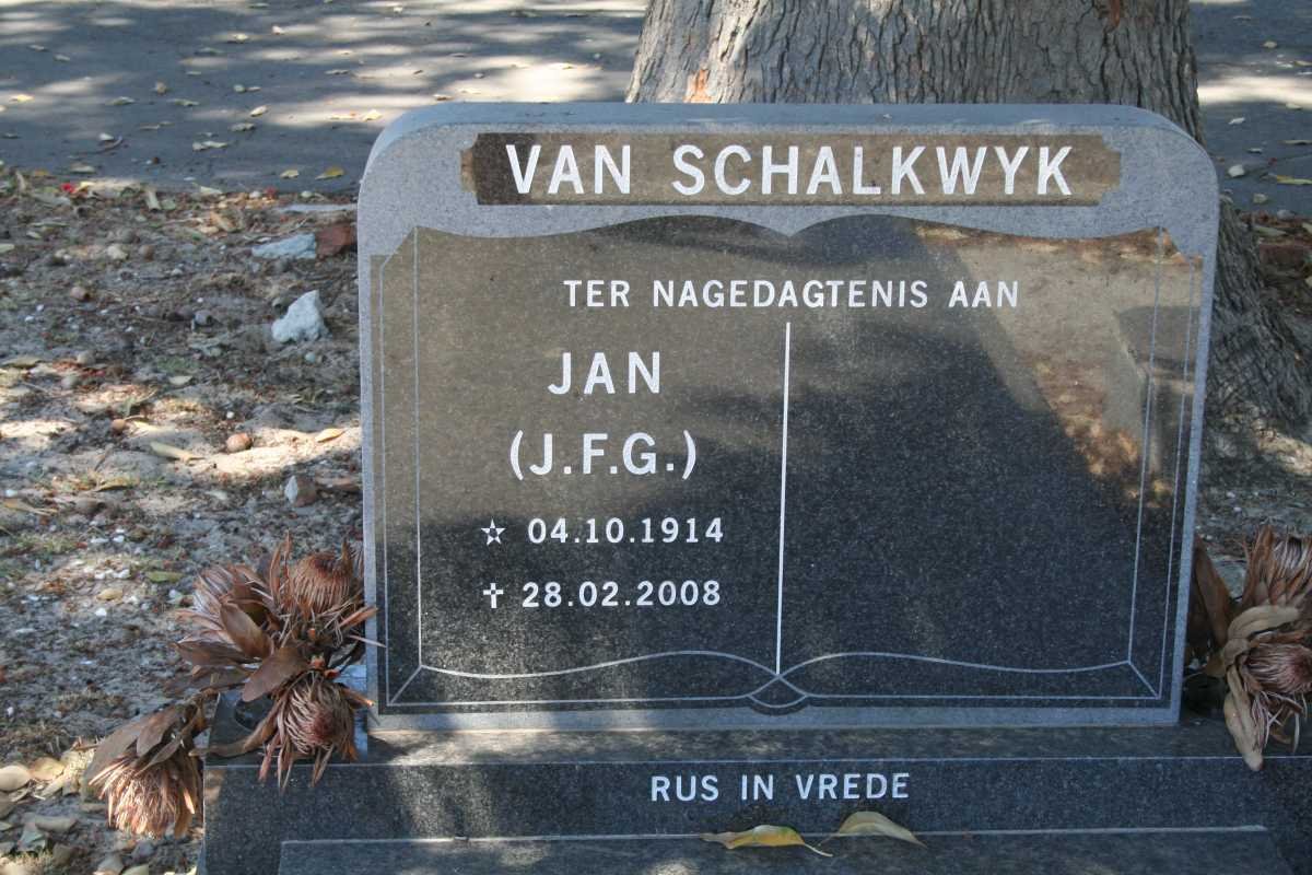 SCHALKWYK J.F.G., van 1914-2008