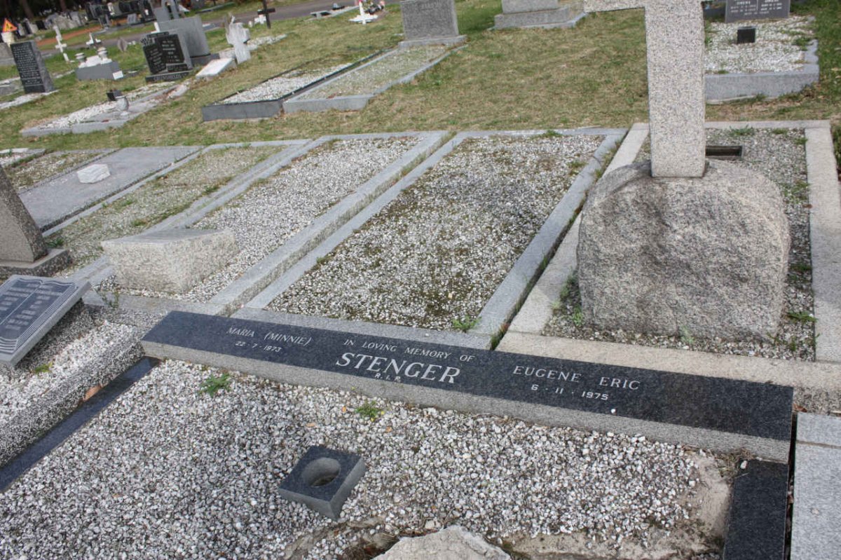 STENGER Eugene Eric -1975 &amp; Maria -1973