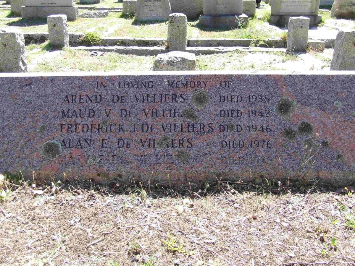 VILLIERS Arend, de -1938 DE VILLIERS Maud V. -1942 :: DE VILLIERS Frederick J.-1946 :: DE VILLIERS Alan E. -1976