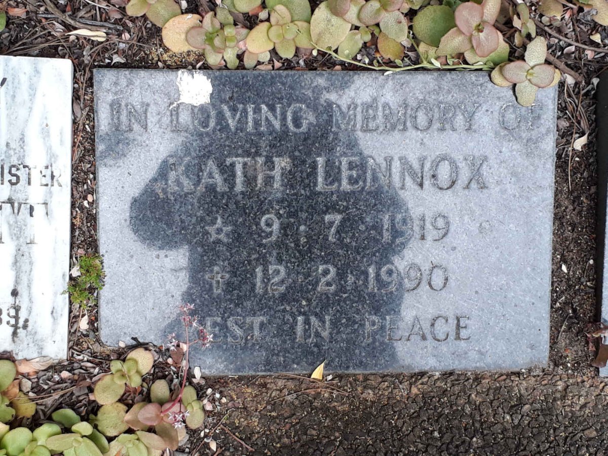 LENNOX Kath 1919-1990