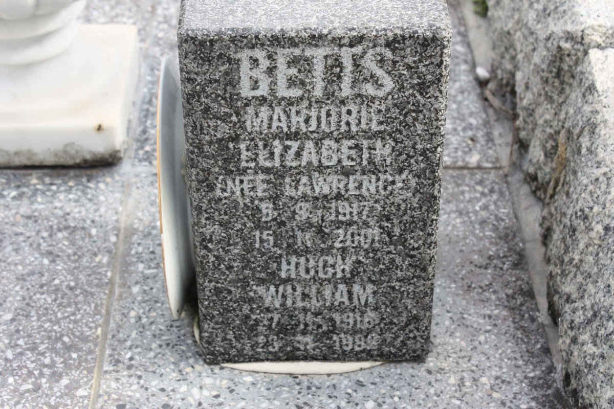 BETTS Hugh William 1916-199? &amp; Marjorie Elizabeth LAWRENCE 1917-2001
