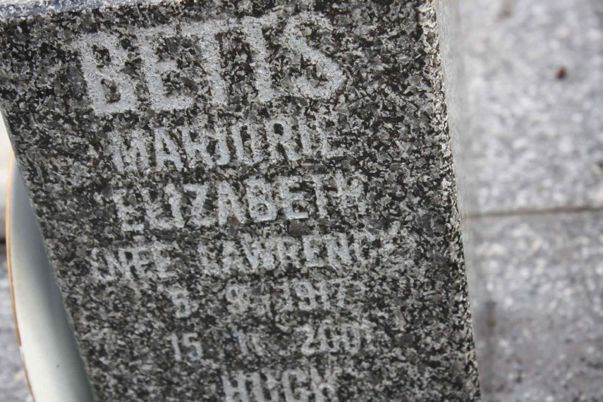 BETTS Marjorie Elizabeth nee LAWRENCE 1917-2001