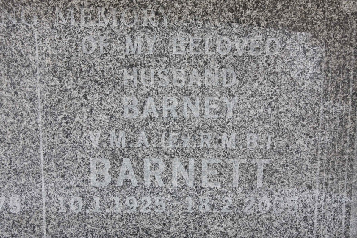 BARNETT Barney 1925-2005