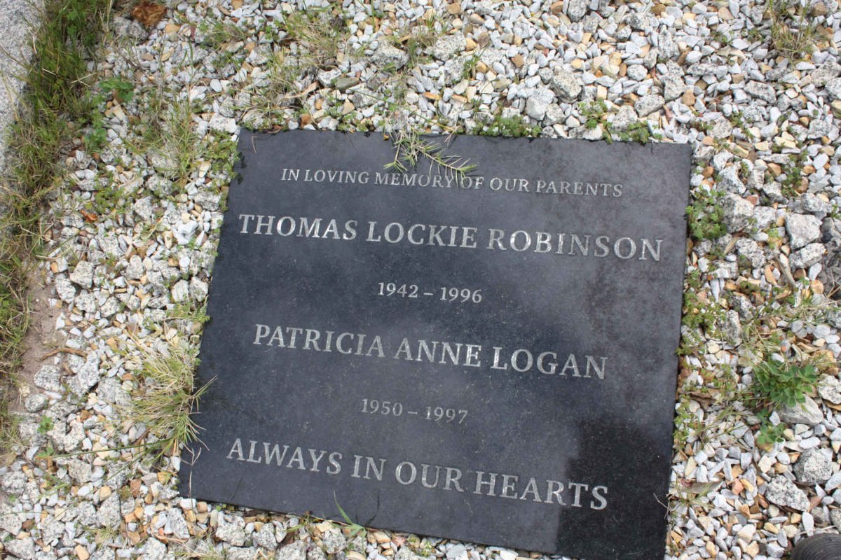 ROBINSON Thomas Lockie 1942-1996 &amp; Patricia Anne LOGAN 1950-1997