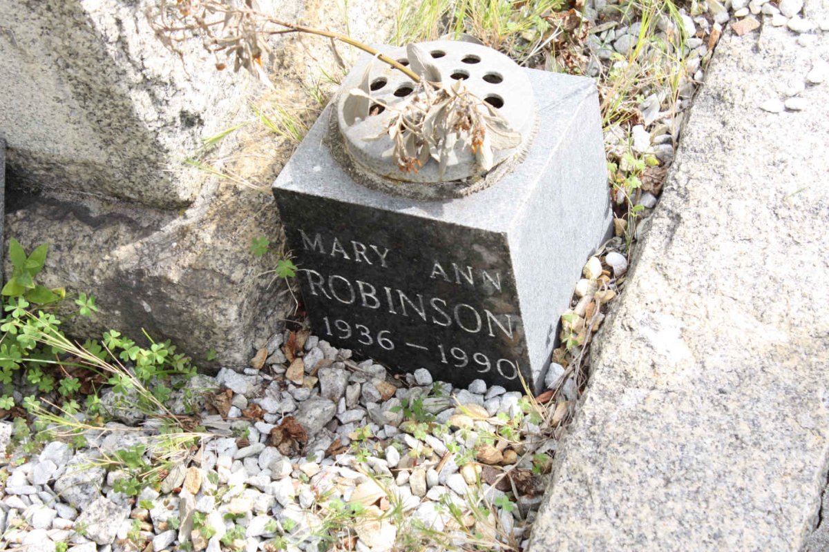 ROBINSON Mary Ann 1936-1990