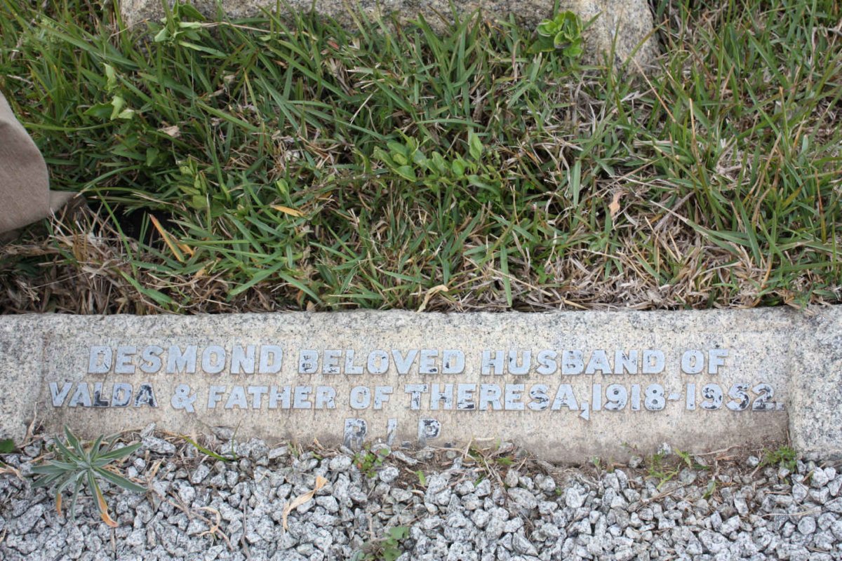 RUSSELL Desmond 1918-1952