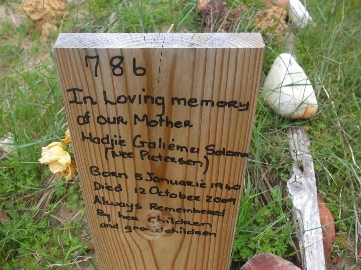 SOLOMON Hadjie Galiema nee PIETERSEN 1940-2009