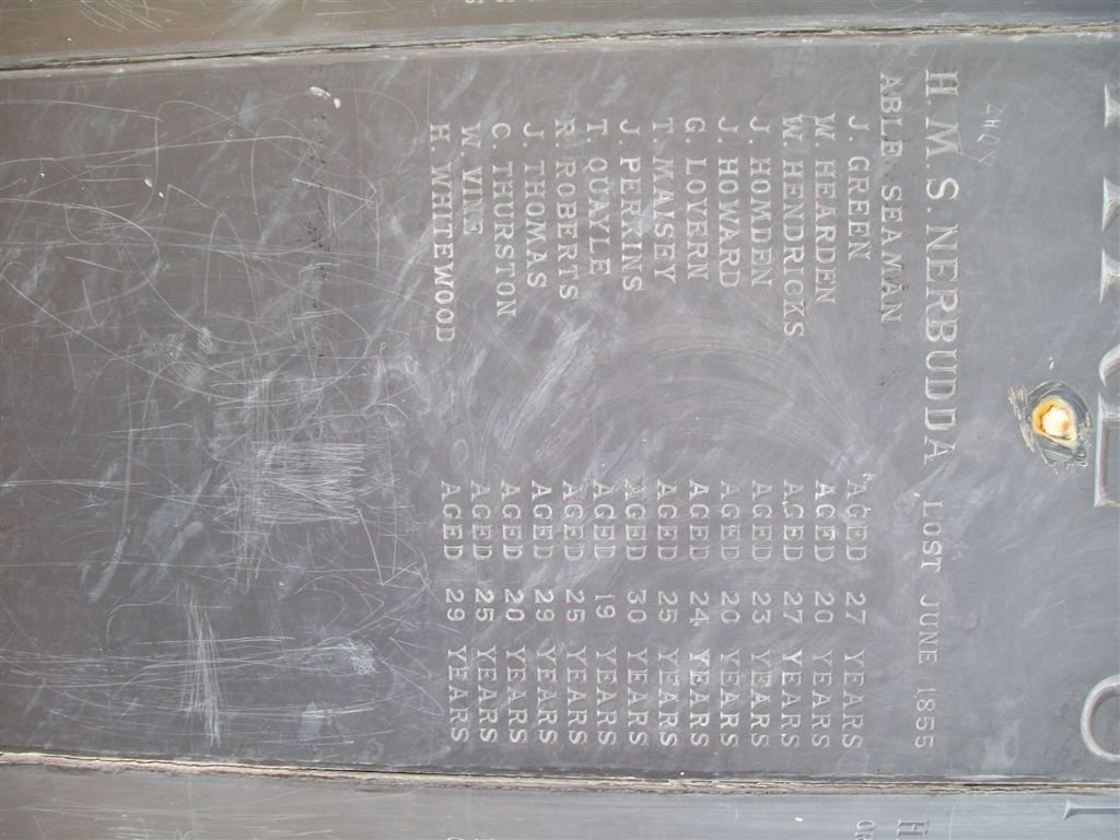 Monument for men buried at sea_09