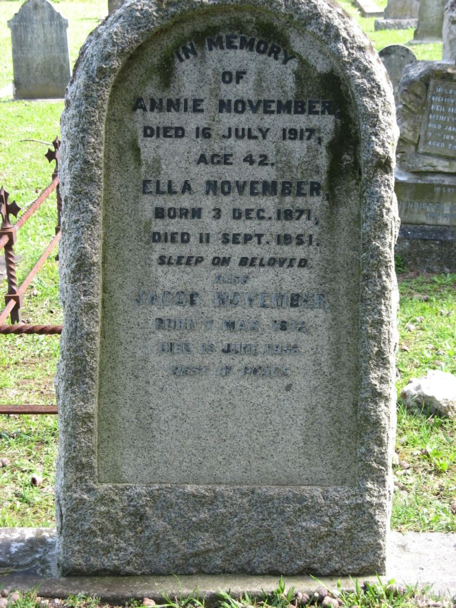 NOVEMBER Annie -1917 :: NOVEMBER Ellie 1871-1951 :: NOVEMBER Jacob 1872-1956