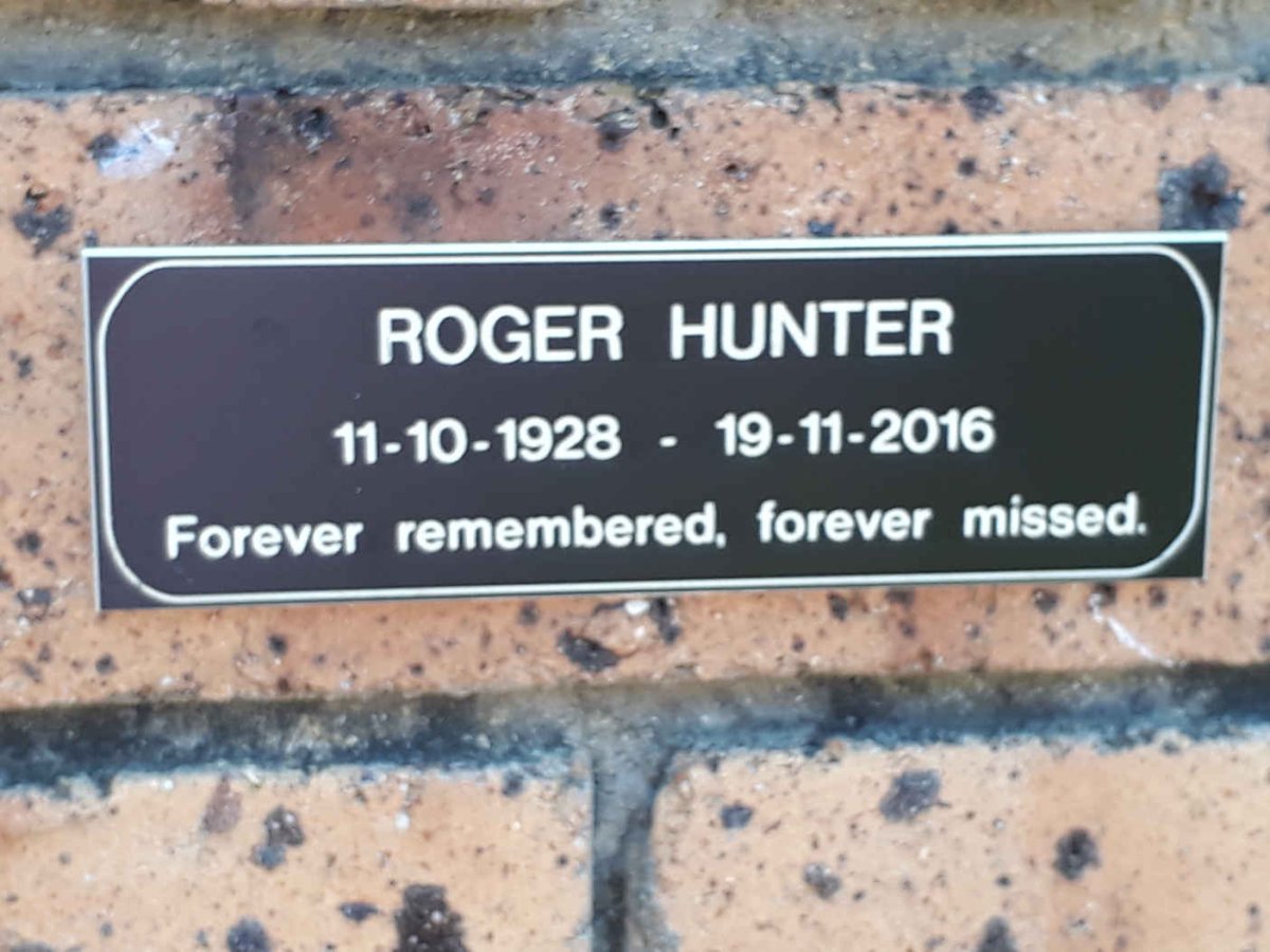 HUNTER Roger 1928-2016