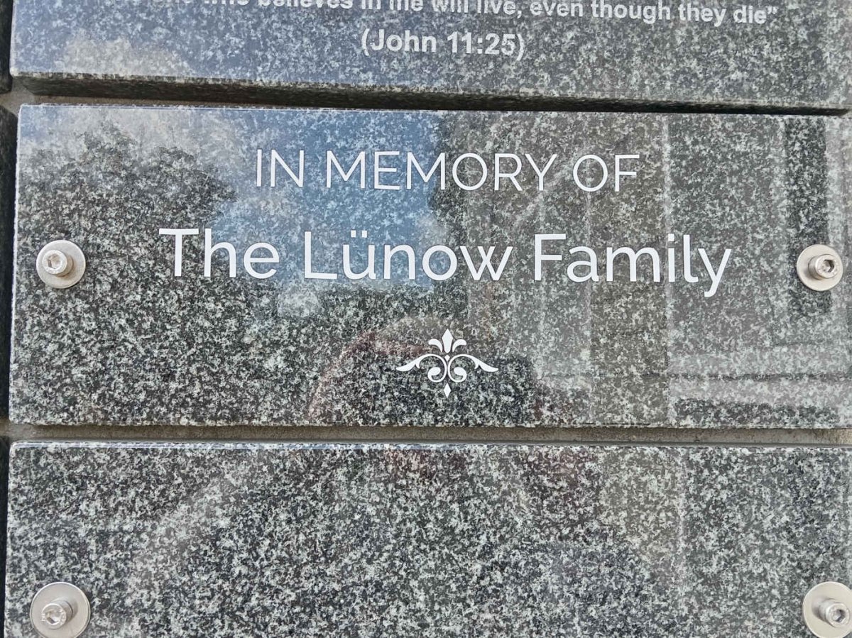 LÜNOW Family