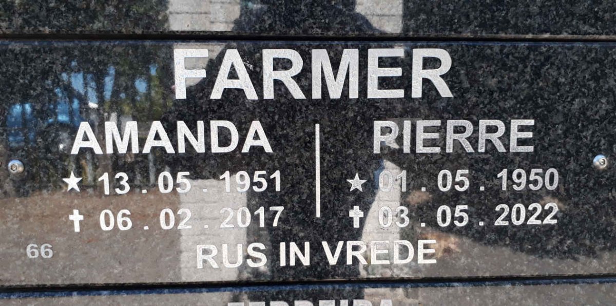 FARMER Pierre 1950-2022 &amp; Amanda 1951-2017