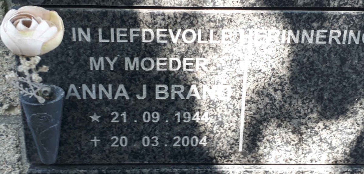 BRAND Anna J. 1944-2004