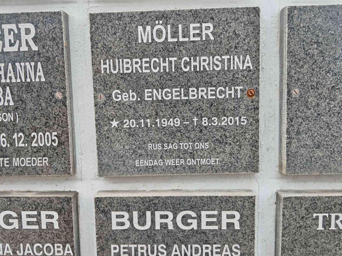 MOLLER Huibrecht Christina nee ENGELBRECHT 1949-2015