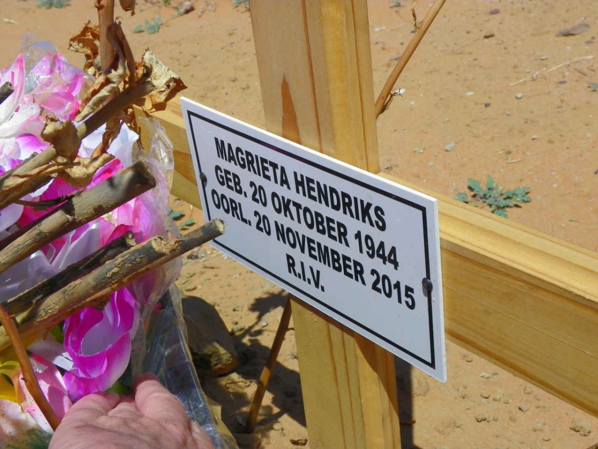 HENDRIKS Magrieta 1944-2015