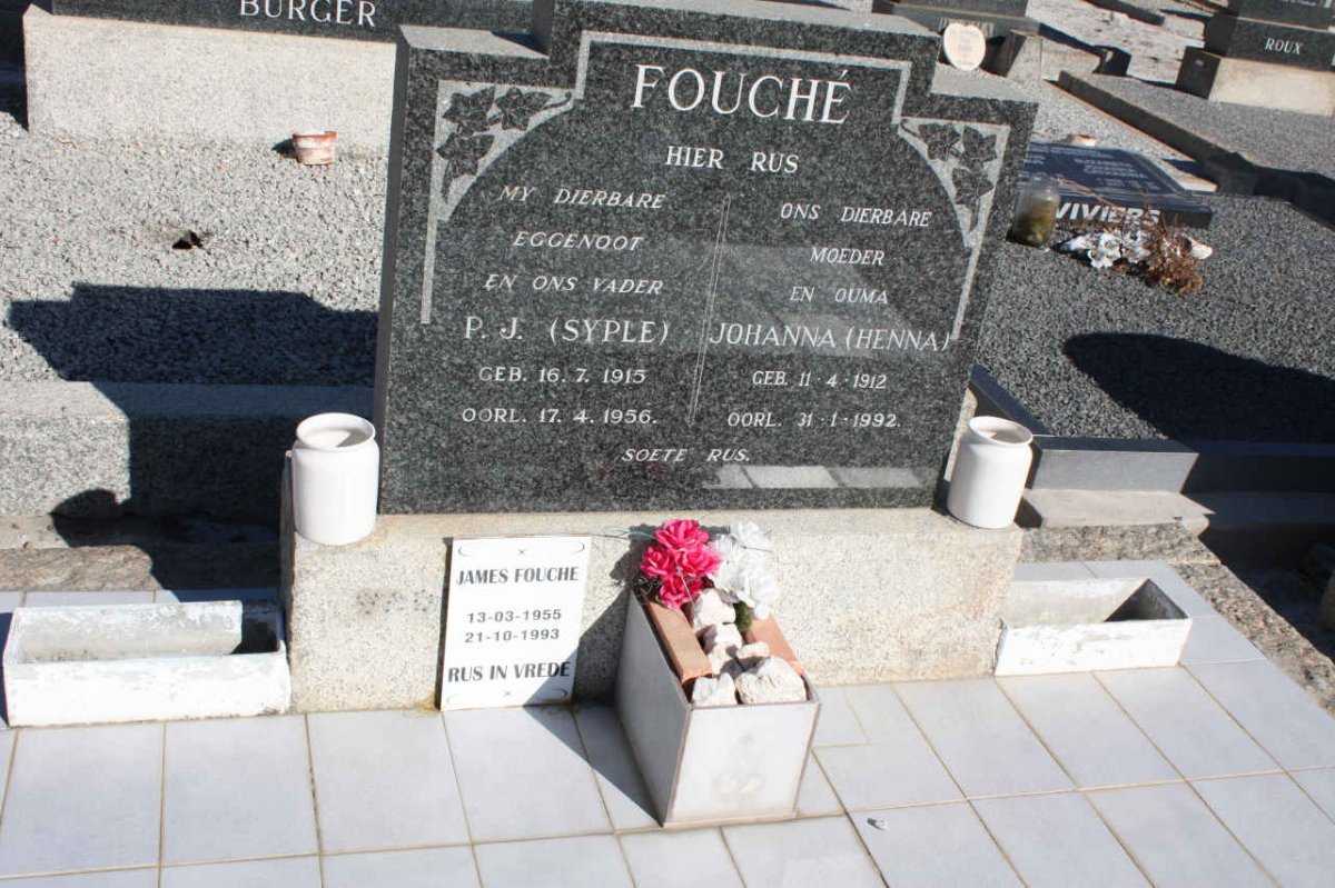 FOUCHE P.J. 1915-1956 &amp; Johanna 1912-1992 :: FOUCHE James 1955-1993
