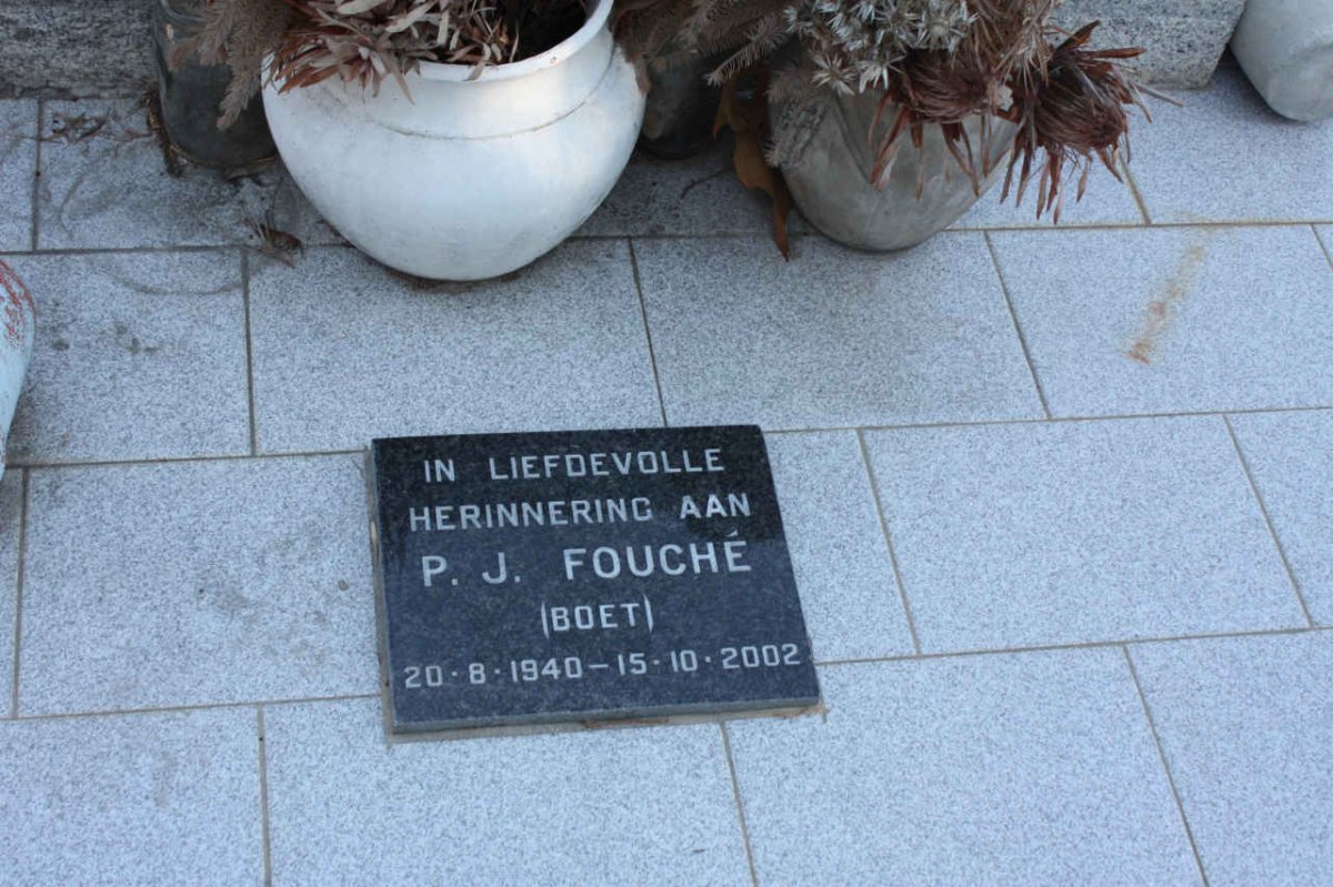 FOUCHE P.J. 1940-2002