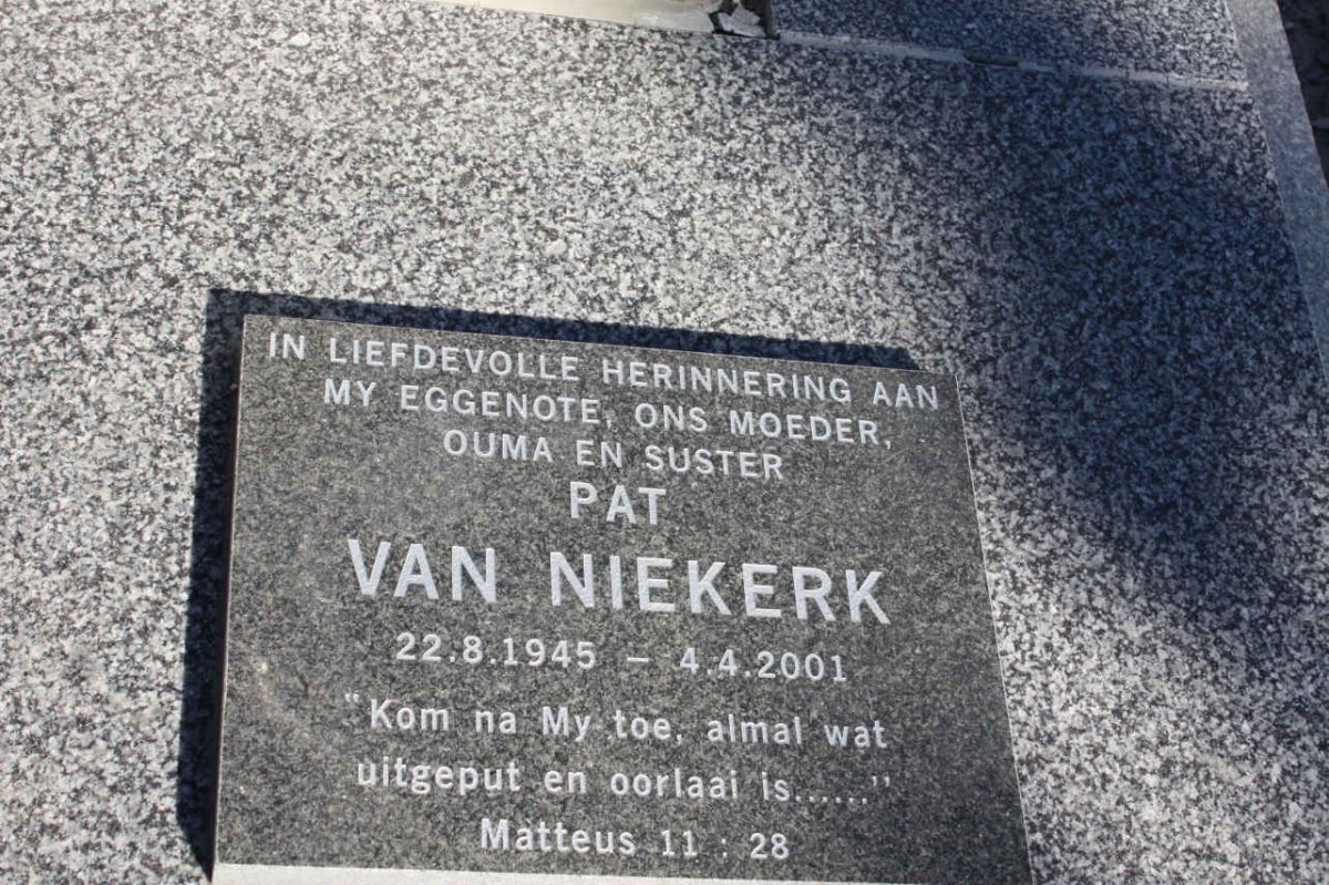 NIEKERK Pat, van 1945-2001