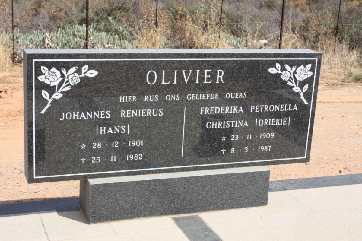 OLIVIER Johannes Renierus 1901-1982 &amp; Frederika Petronella Christina 1909-1987