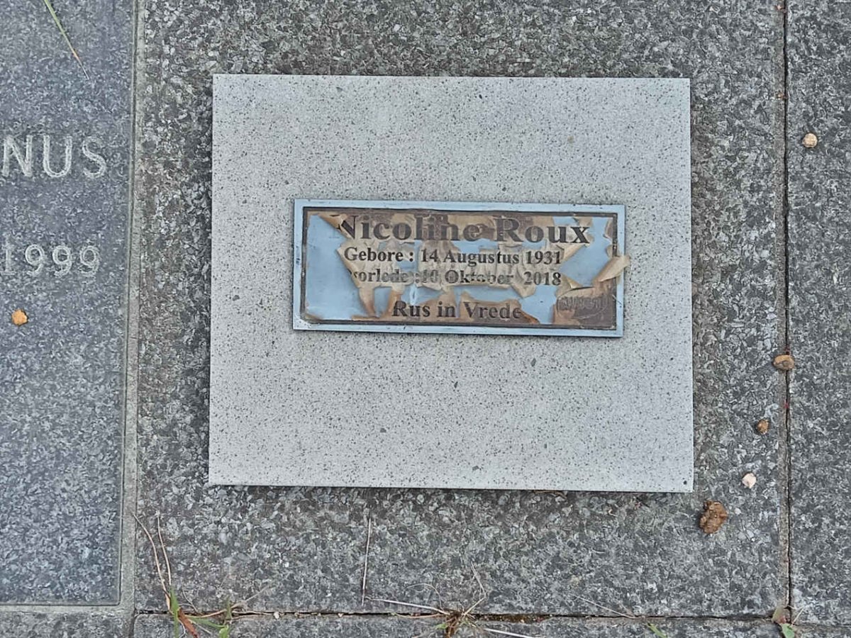 ROUX Nicolene 1931-2018