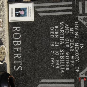 ROBERTS Martha Sybillia 1919-1977 :: ROBERTS Percival Rustley 1946-2006