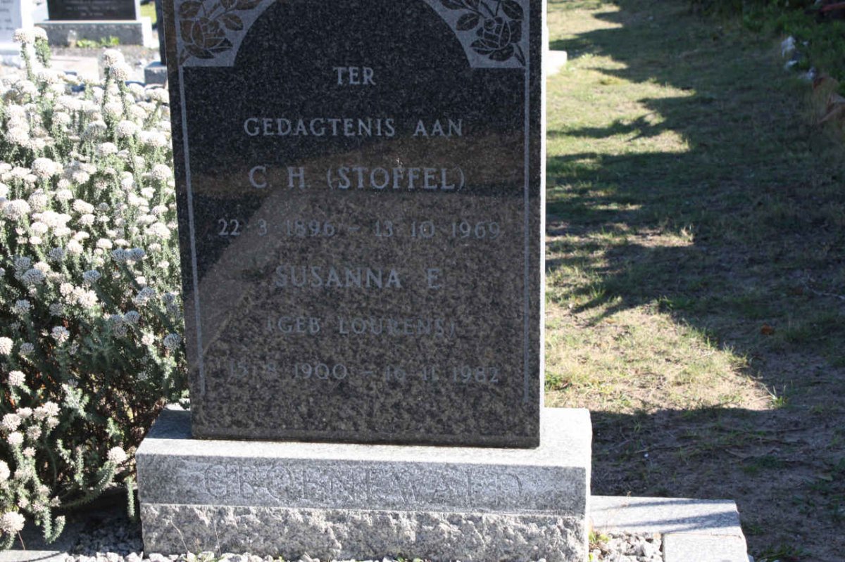 GROENEWALD C.H. 1896-1969 &amp; Susanna E. nee LOURENS 1900-1982