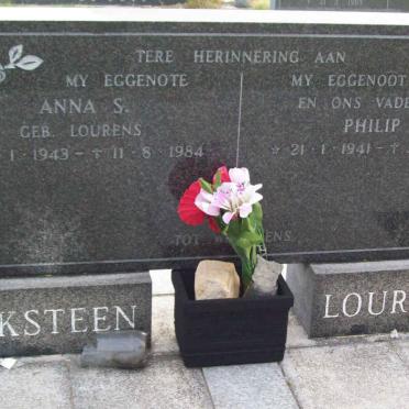 LOURENS Philip C. 1941-1984 &amp; Anna S. voorheen EKSTEEN nee LOURENS