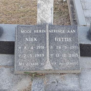 ? Niek 1931-1989 & Lettie 1931-2015