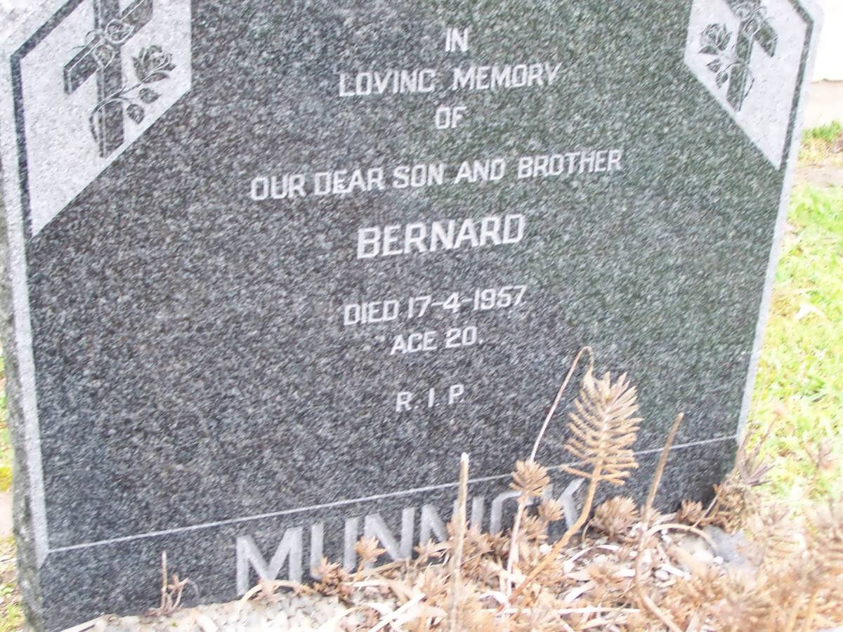 MUNNICK Bernard -1957