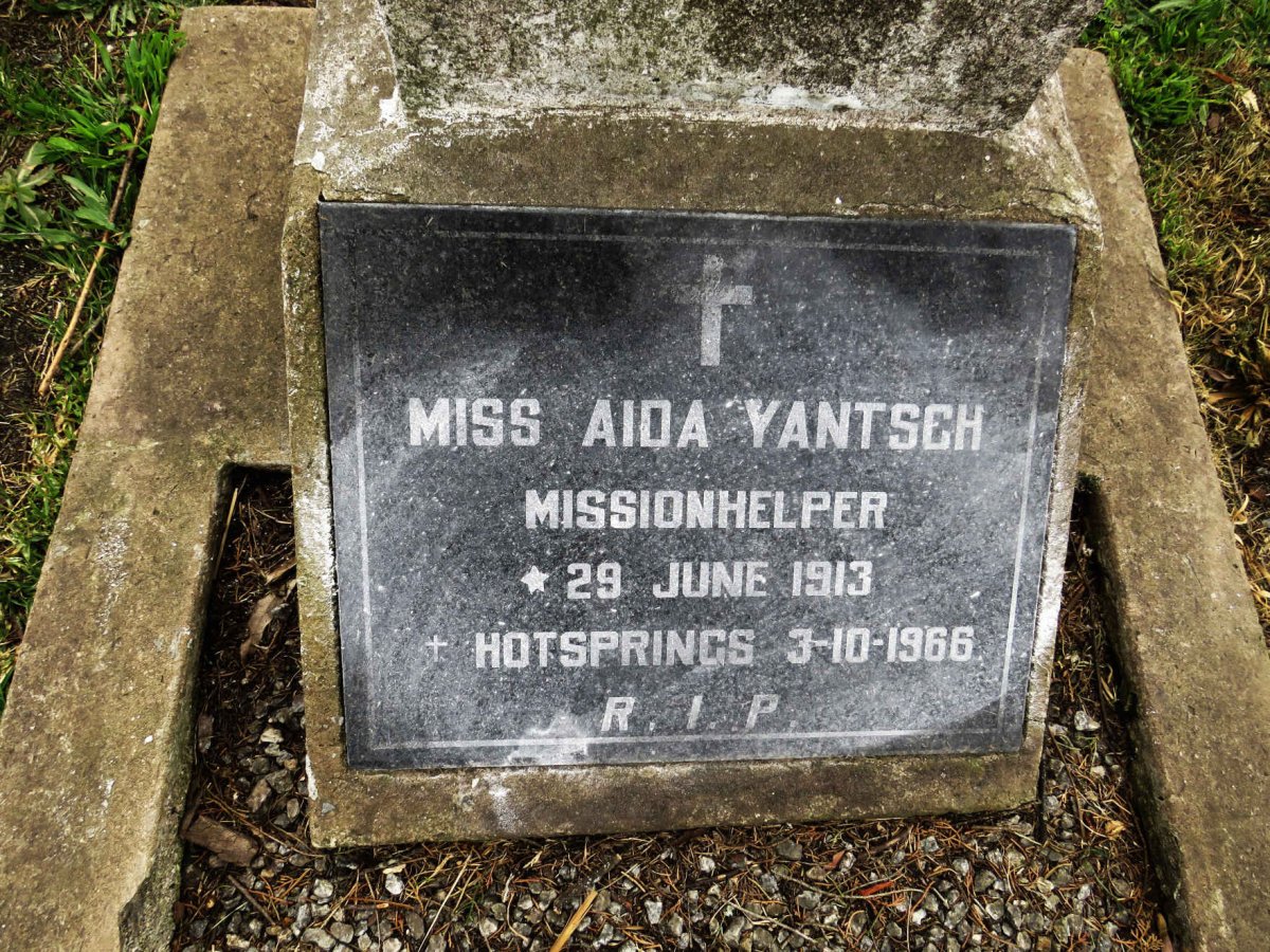 YANTSCH Aida 1913-1966