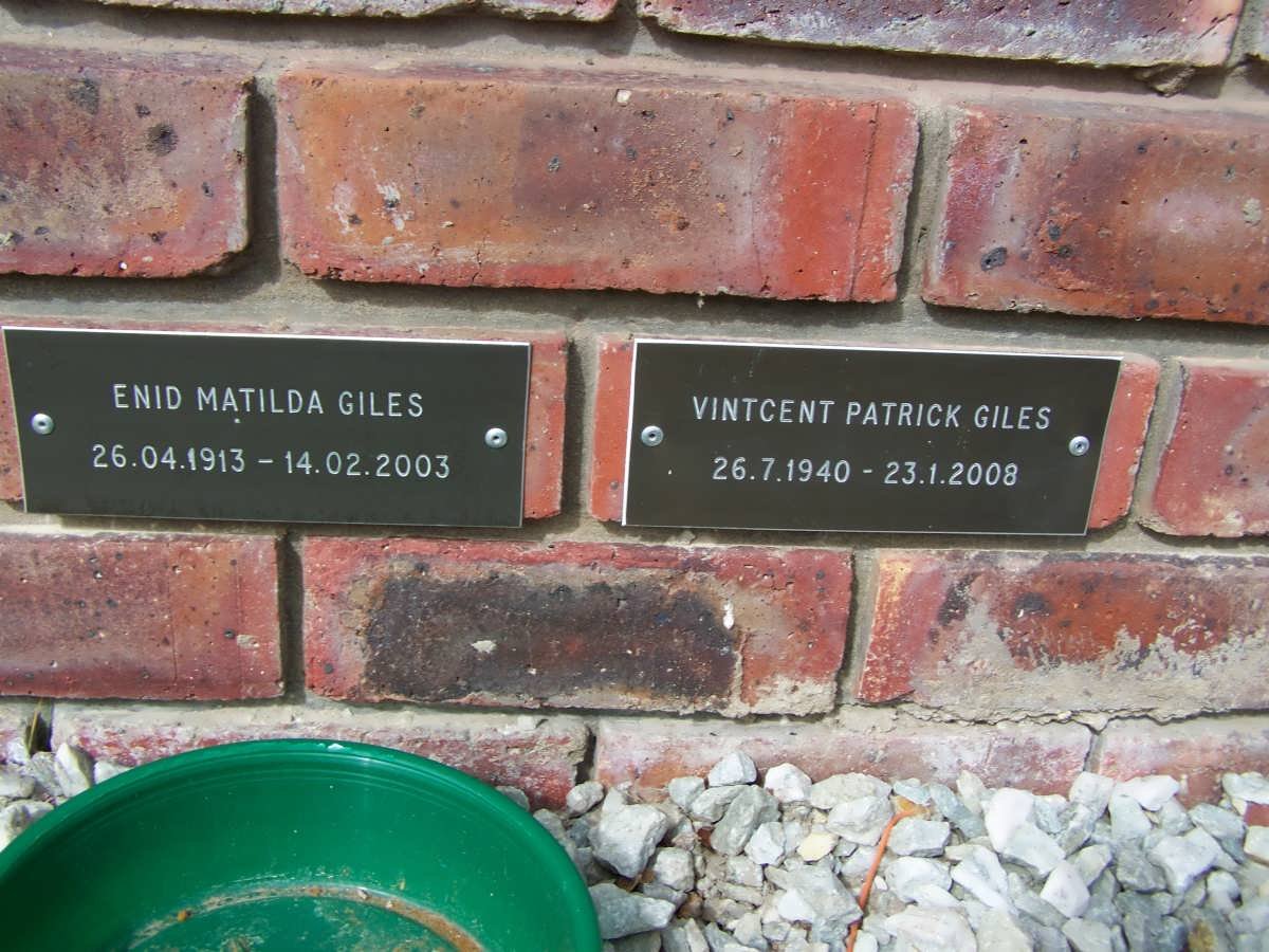 GILES Vintcent Patrick 1940-2008 :: GILES Enid Matilda 1913-2003