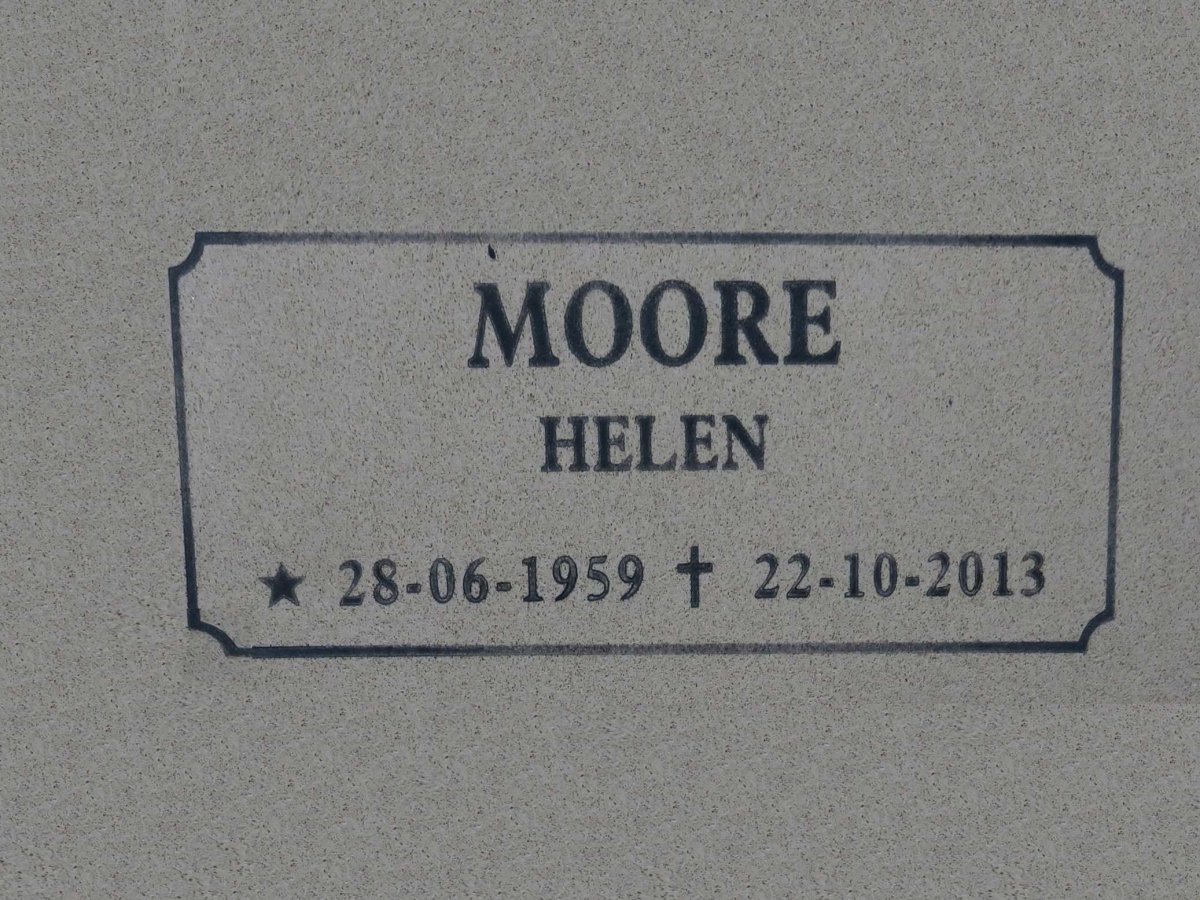 MOORE Helen 1959-2013