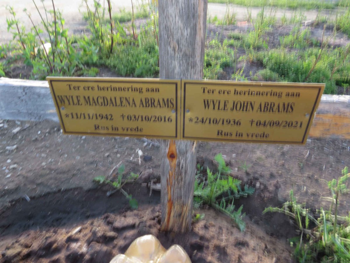 ABRAMS John 1936-2021 & Magdalena 1942-2016