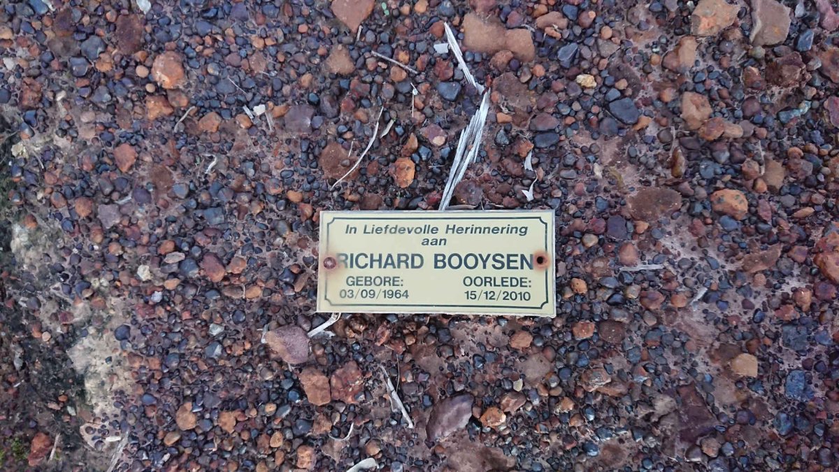 BOOYSEN Richard 1964-2010