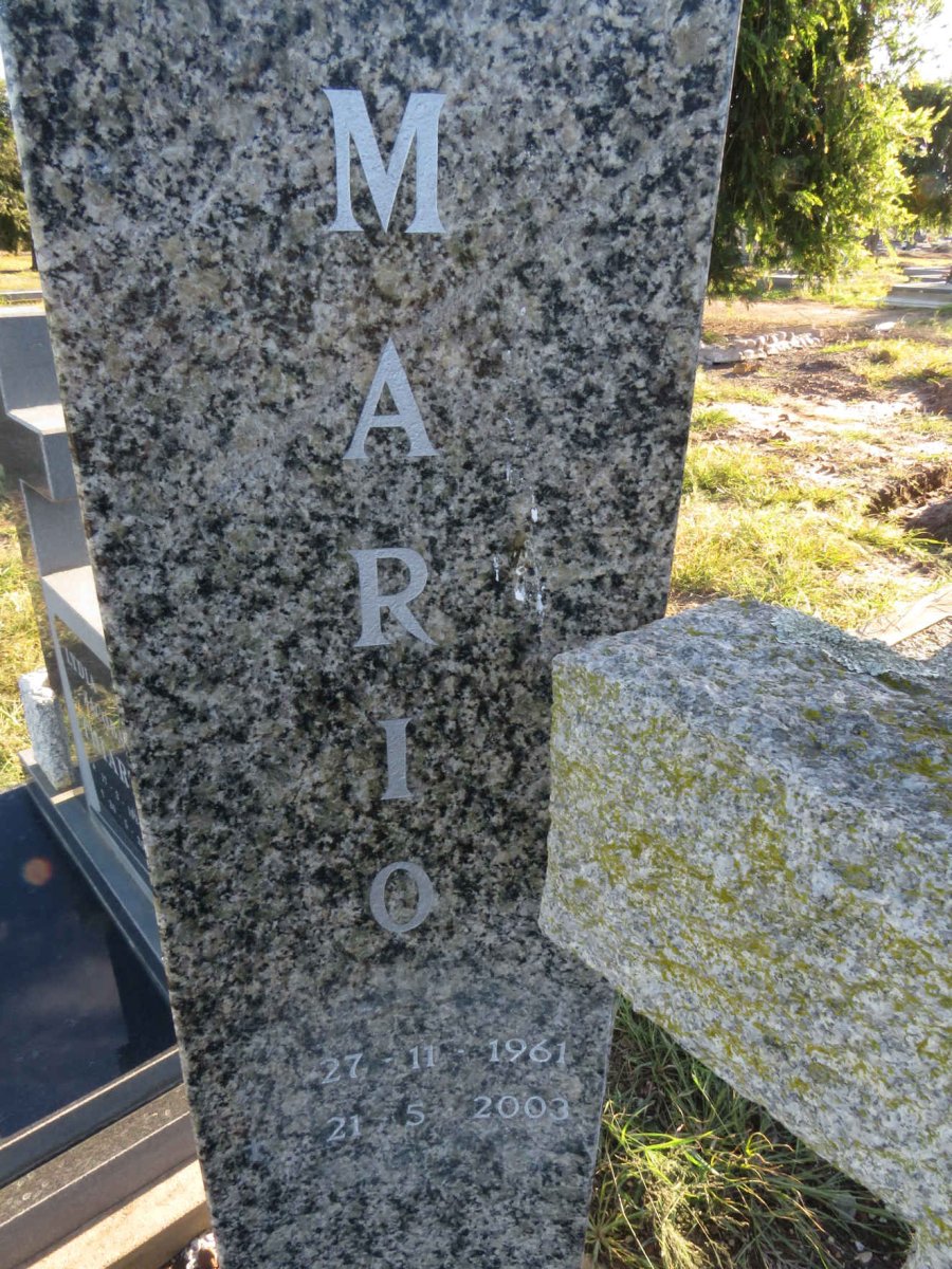 BOSMAN Mario 1961-2003 & Amanda 1959-2009_2