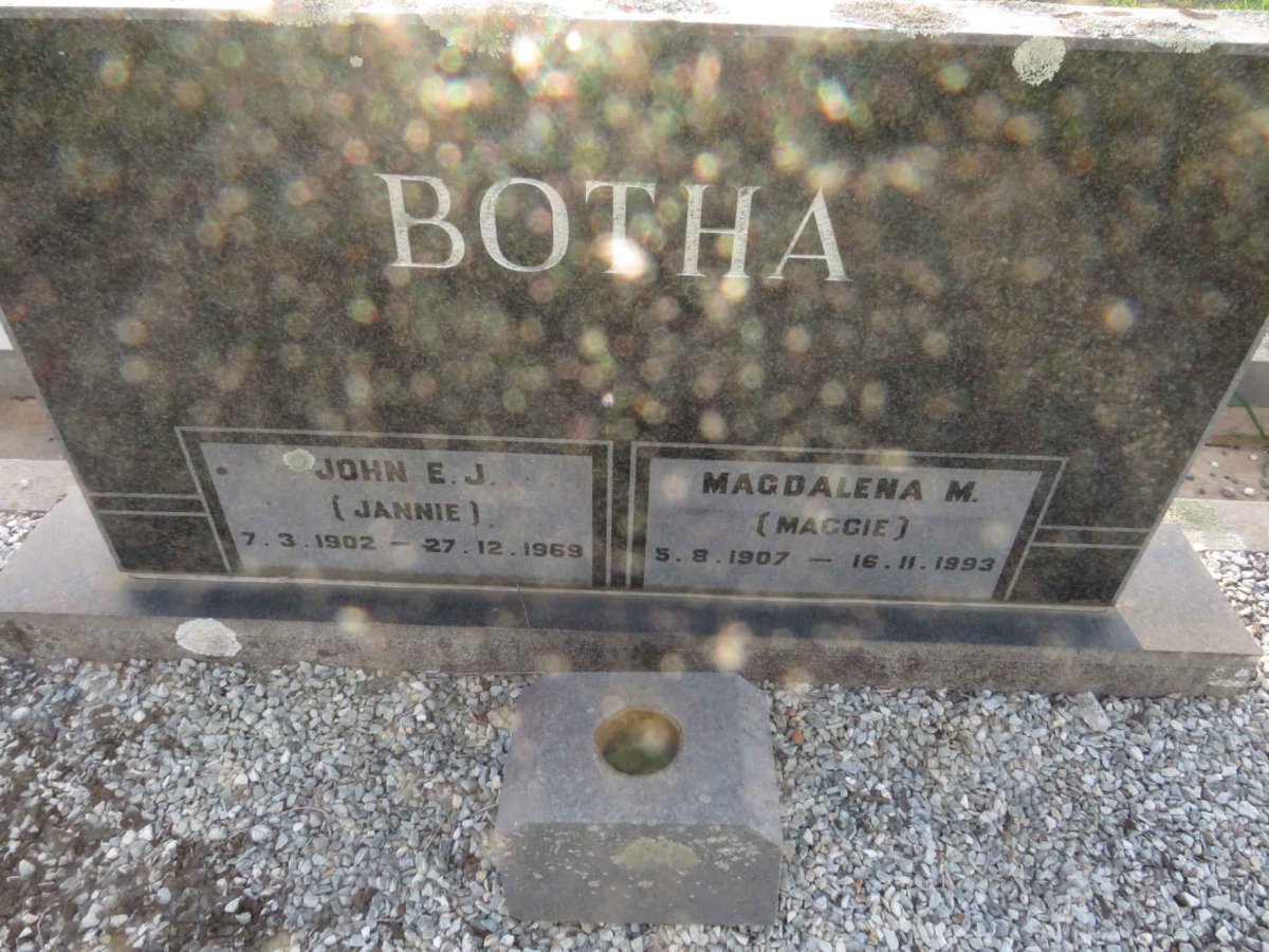BOTHA John E.J. 1902-1969 &amp; Magdalena M. 1907-1993