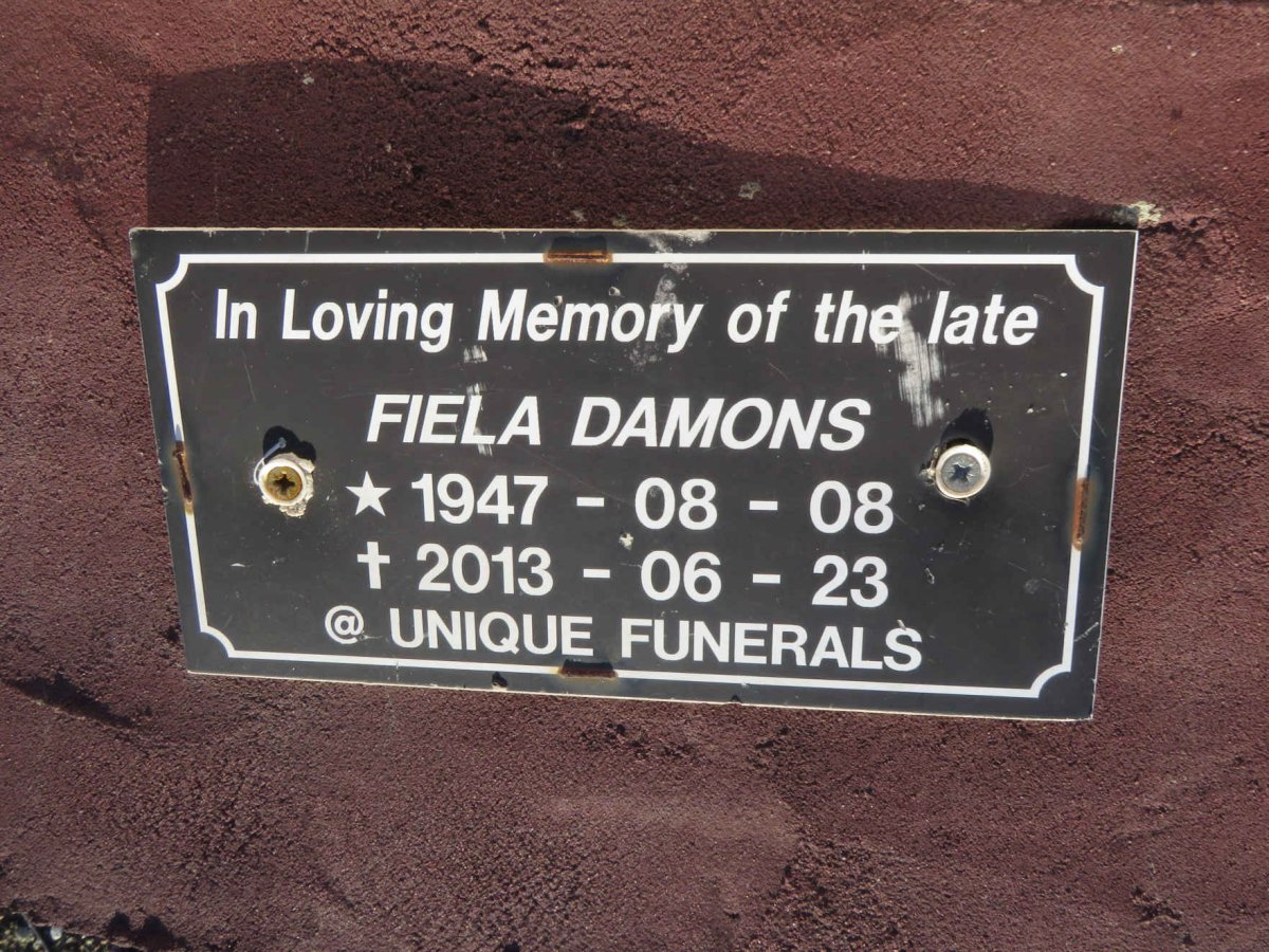 DAMONS Johannes 1950-2007 & Fiela 1947-2013_2