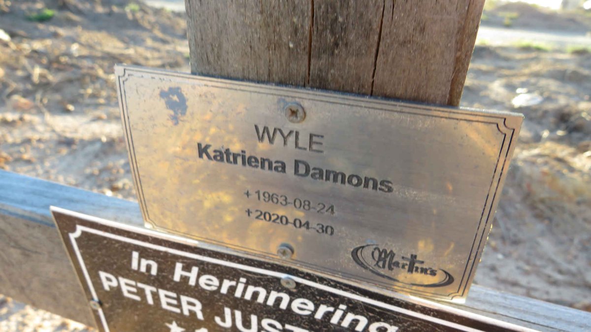 DAMONS Katriena 1963-2020 :: MULLER Peter Justin 1986-2022_1